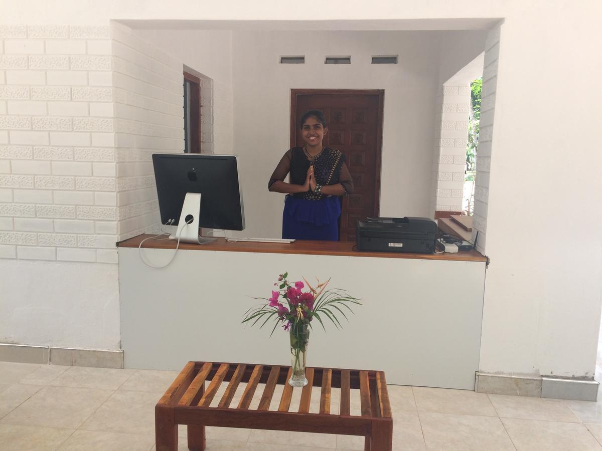 Anuhas Airport Villas Катунаяка Экстерьер фото